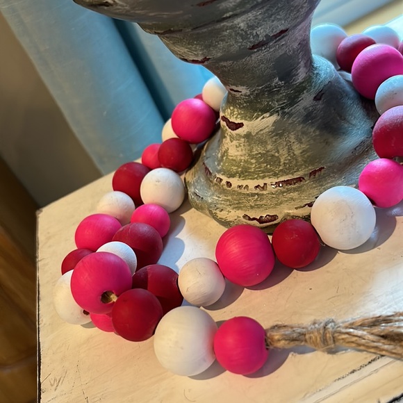 Tier Tray Decor Valentine 💘 Wood Painted Beads - Picture 8 of 9